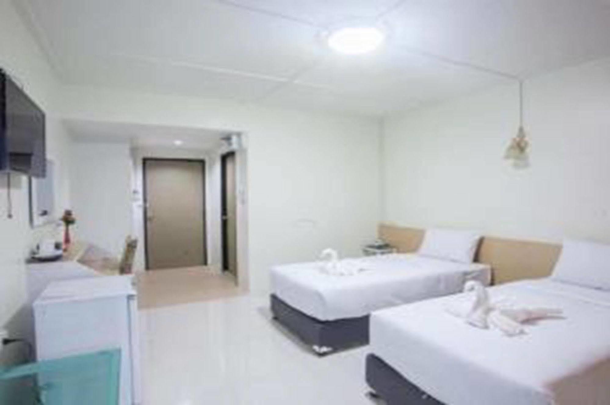 The Train Hotel Hatyai Хатъяй Экстерьер фото